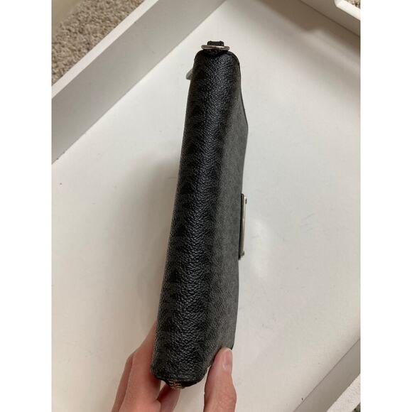 MICHAEL KORS BLACK SAFFIANO LEATHER SIGNATURE PRINT WALLET - Picture 6 of 16